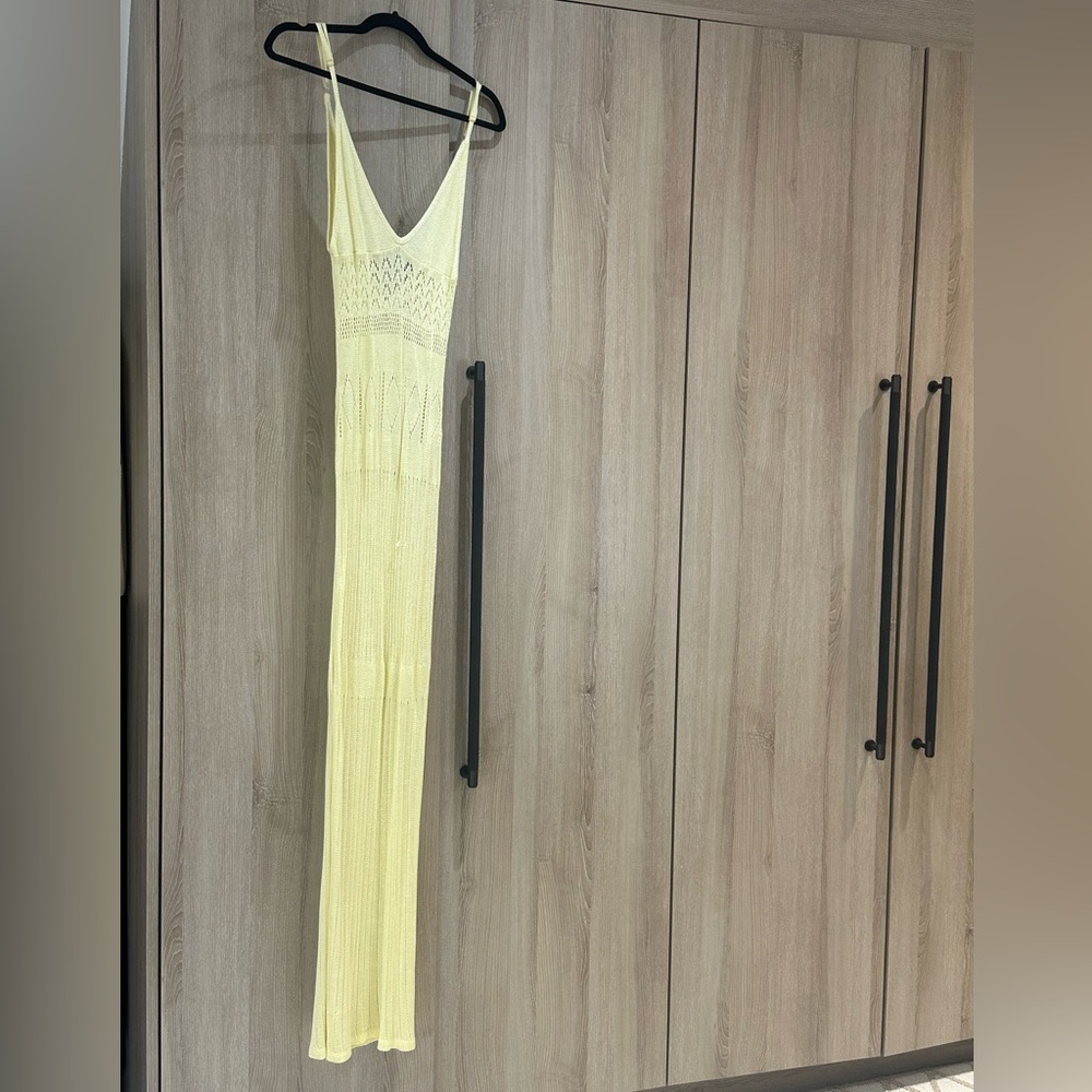 Elegant Yellow Knit Maxi Dress